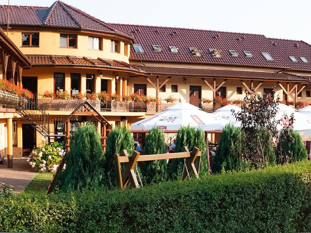 Sloneczny Dwor Bed & Breakfast ครีนิซามอร์สกา ภายนอก รูปภาพ